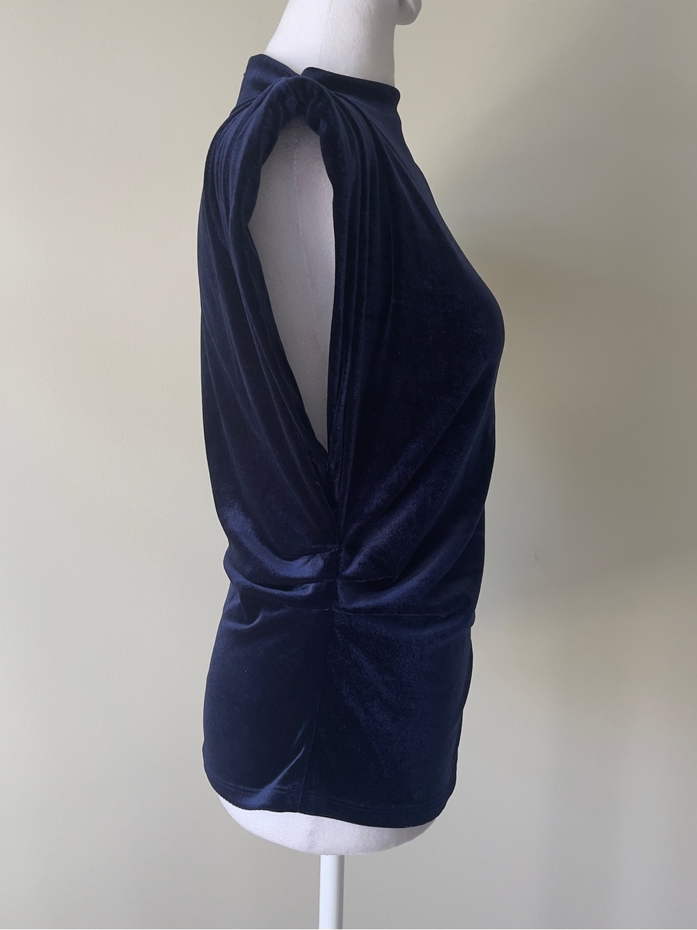 Astr the label Deep Navy Velvet Draped Asymmetric Cap-Sleeve Top NWOT in Medium - Picture 4 of 9